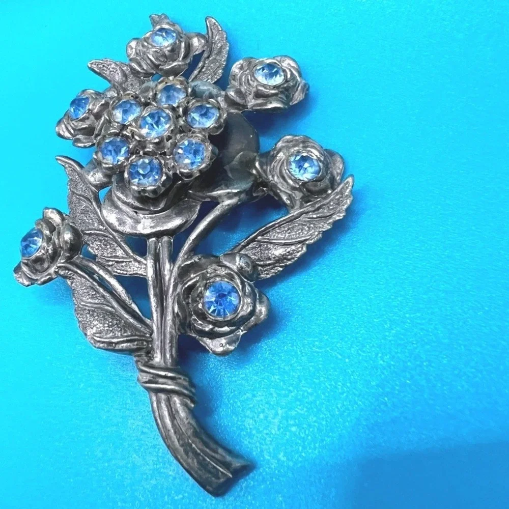 Vintage Little Nemo Pot Metal Brooch Large Blue Rhinestones Floral ‎ 3.25